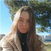 Soy Ana, estudio enfermería en Huesca, siempre me ha gustado la enseñanza y cuento con las aptitudes y conocimientos necesarios.